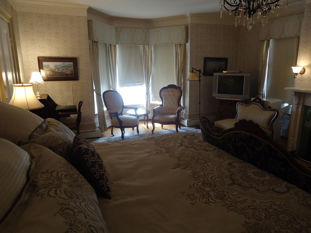 Governor'S Mansion Inn Miramichi Esterno foto