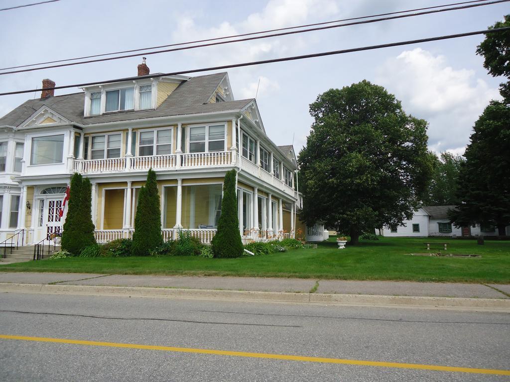 Governor'S Mansion Inn Miramichi Esterno foto