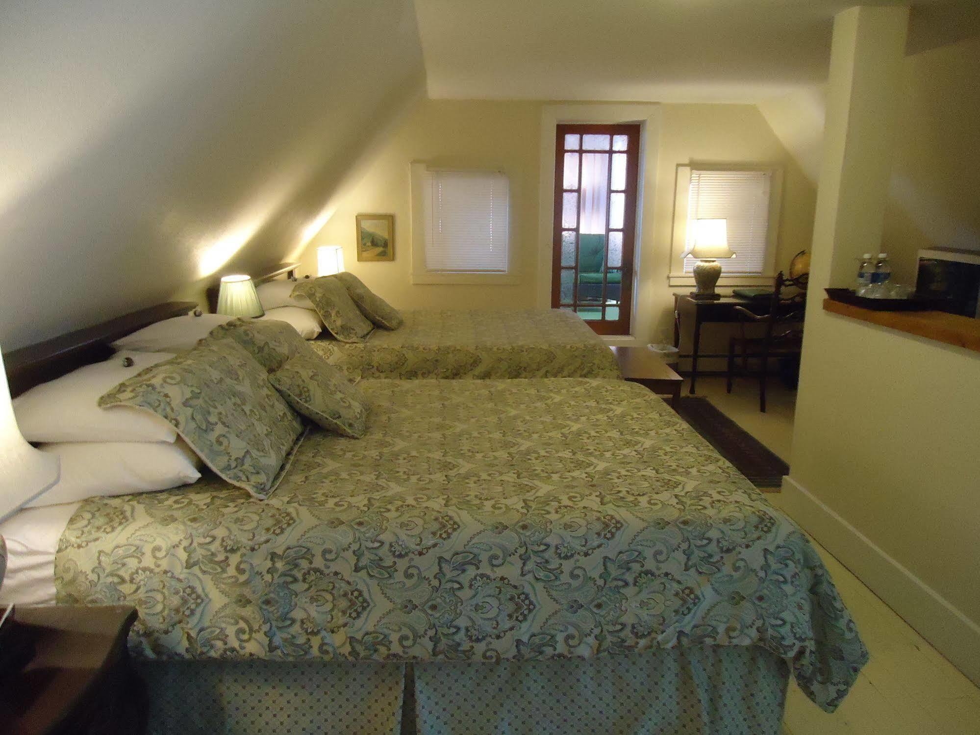 Governor'S Mansion Inn Miramichi Esterno foto