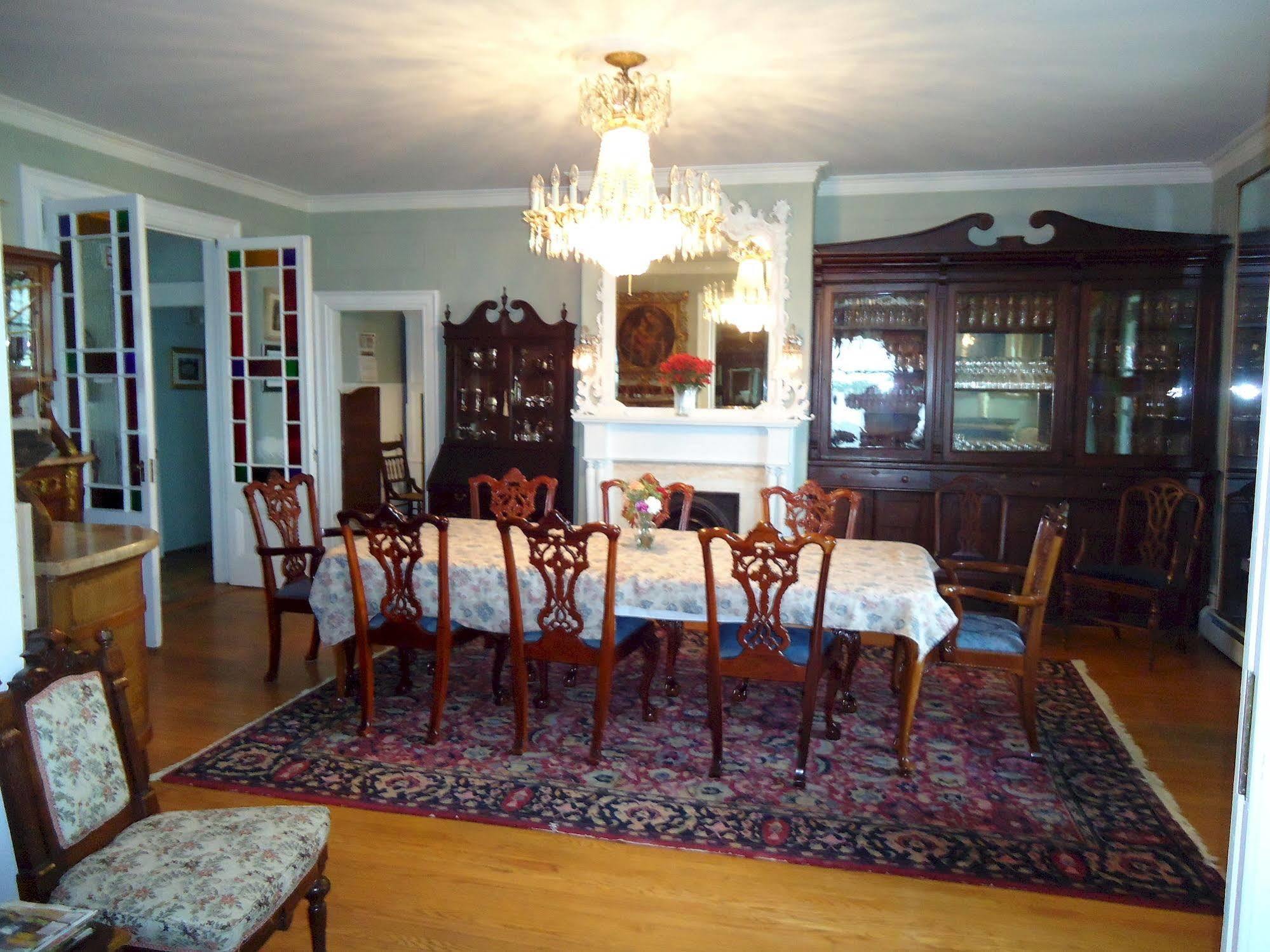 Governor'S Mansion Inn Miramichi Esterno foto